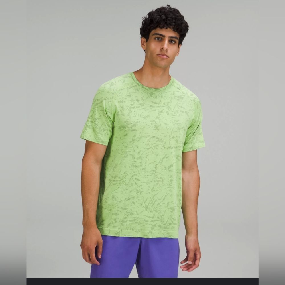 2/30 Lululemon mens metal vent tech tee